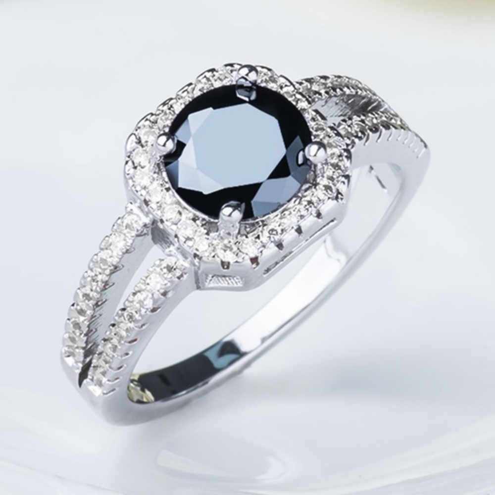 Black Stone Fashion Ring